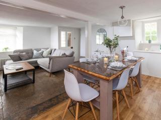 Hurst Cottage - 8