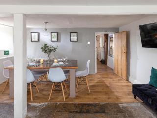 Hurst Cottage - 7