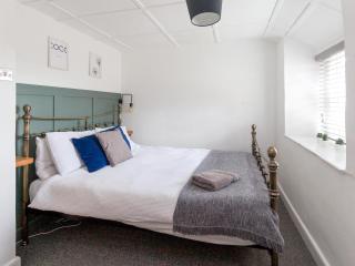 Hurst Cottage - 3