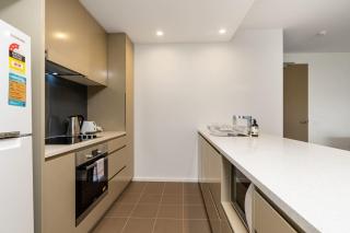 Kingston Foreshore Flat with Garden View - Hosted by Canstay - 1