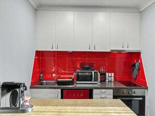 A Cool Little Hideaway in the Heart of Fitzroy - 6