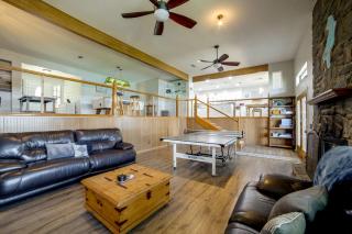 Lakefront Family Home w/ Views & Deck in Mabank! - 4