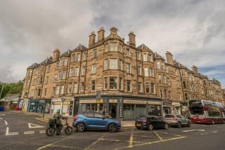 Bright 2 Bed Top-Floor Corner Flat in Morningside - Pass the Keys - 6