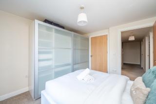 2 bed flat with parking - 2