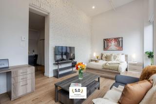 Lovely Loft with Views on Bishop - MTL - 9