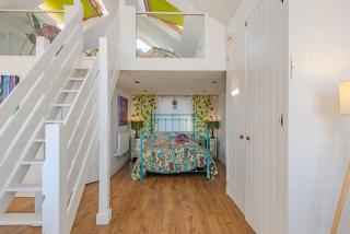 The Beach Hut by Keepers Cottages - 5