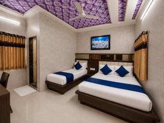 Hotel The Heaven - Dwarka - 9