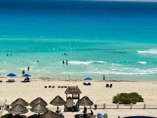 Blue Beach Beachfront 2 BDR by Casa Paraiso - 9