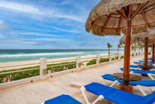 Blue Beach Beachfront 2 BDR by Casa Paraiso - 4