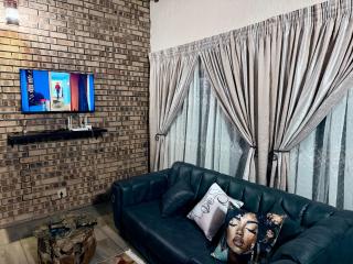Sun-Kissed Villa - Harrismith - 6