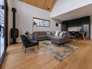New! Stylish Tremblant Chalet w/ Hot Tub & Views - 5