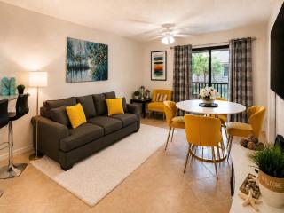 Bradenton 8P 6 Min Beach, Pool, Free Parking! - 0