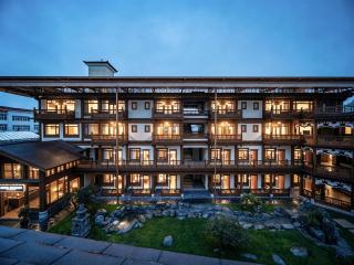 Matsutake Homeland · Serene Manor Hotel (Dukezong Ancient City) - 0