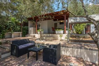 Charming House in Stari Grad - 3
