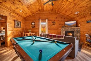 Hot Tub with Mountain Views, Fire Pit & Pool Table - 8