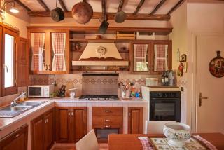 Charming House in Decollatura with Jacuzzi - 4