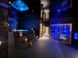 Villa with Private Pool in Hamois 350 m² - 2