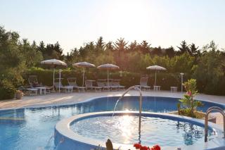 Charming Apartment in Vieste with Shared Pool and Garden - 2
