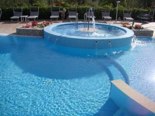 Charming Apartment in Vieste with Shared Pool and Garden - 3