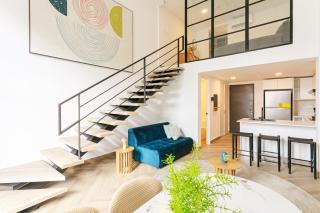 Casco Viejo 1BR Loft - Rooftop Pool Gym & Balcony - 2
