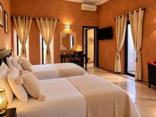 Spacious villa with pool near Marrakech - 2