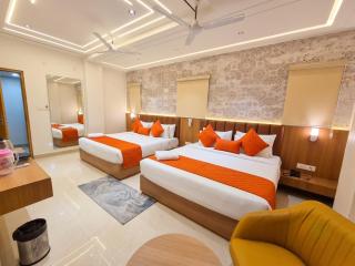 Hotel Raas Inn Near Prem Mandir, Vrindavan - 1