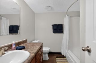 Bright & Comfortable Furnished Apartment - 6