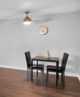Bright & Comfortable Furnished Apartment - 7