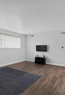 Comfortable Furnished Home Away from Home - 7