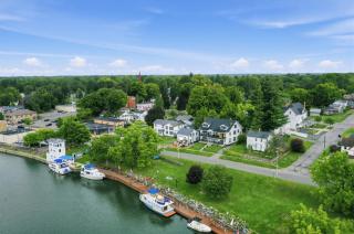 Oswego River View Work Hub Near Phoenix - 6
