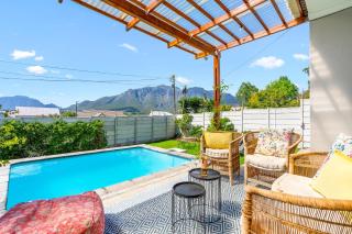 Cape Winelands Mountain View Getaway - 7