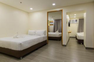 Rianne Hotel and Suites - 4