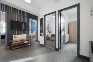 Warm & Inviting 4-Bed on Church Road, Sleeps 4 - 2