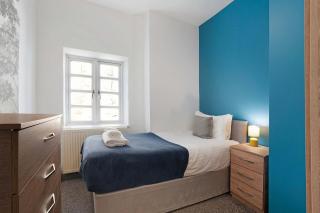 Warm & Inviting 4-Bed on Church Road, Sleeps 4 - 6