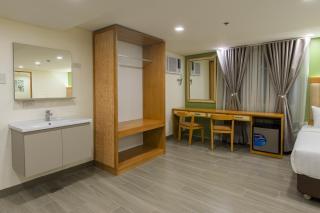 Rianne Hotel and Suites - 6