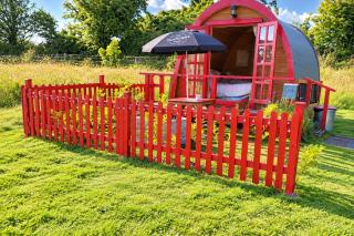 Glamping Pod in St Austell Sleeps 2 with Spa Pool - 2