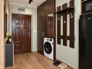 Deluxe Studio 200m from Ski Road - 1