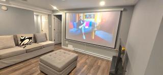 2 Bedroom Basement Suite with Private Entry and free Parking near Costco Regent - 0