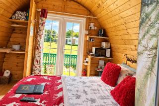 Glamping Pod in St Austell Sleeps 2 with Spa Pool - 2
