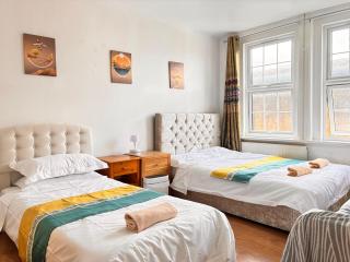 Central Spacious Cozy 4Bed Apartment - 7
