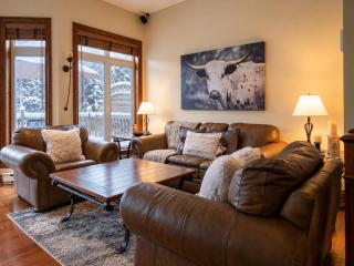 Splendid Chalet on the Golf Course w/ Private Spa! - 7