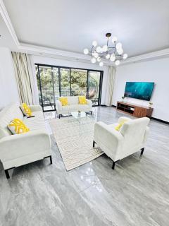Luxury 5-Bedroom All-En-Suite Apartment in Kileleshwa, Nairobi - 8