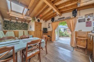 Detached property, beams, hot tub large garden - 6