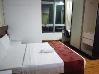 Suite Service at Tarragon Apartment - 5