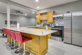 San Benito Home w/ Pool, Close to Dtwn - 3