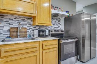 San Benito Home w/ Pool, Close to Dtwn - 1
