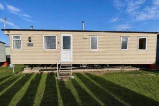Cabin Sleeps 8 with Pool and Parking - 9