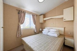 Cabin Sleeps 8 with Pool and Parking - 5