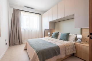 Gorgeous Apartment With Side Sea View - 3