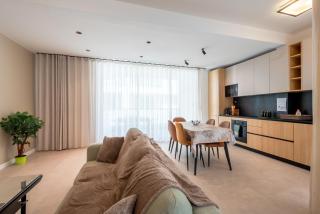 Gorgeous Apartment With Side Sea View - 1